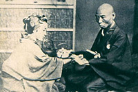 Photograph of Pulse Diagnosis in the Early Meiji Period (mid-nineteenth century) (from the collection of the Nagasaki University Library)